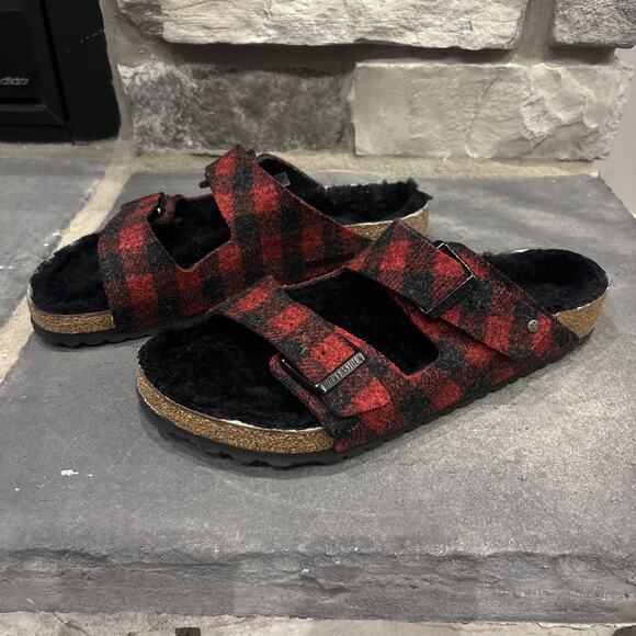 NEW w Defect Birkenstock Arizona Shearling Buffalo Plaid Red Black Size 45 - Picture 1 of 11